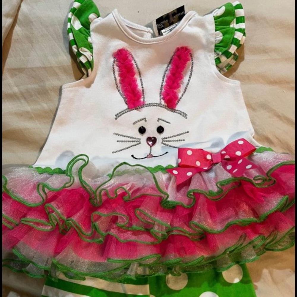 Girls size 18 mon. bunny outfit.Perfect for Easter